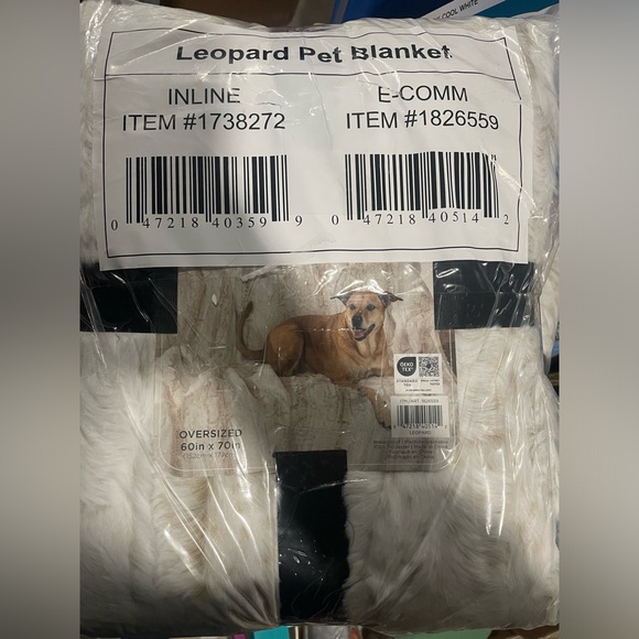 Brentwood oversized waterproof pet blanket - Picture 2 of 3